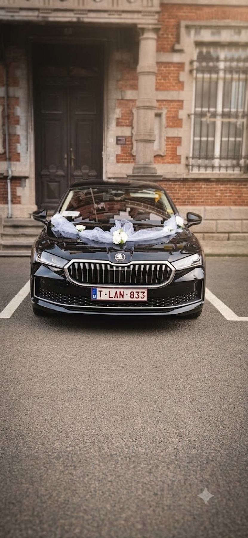 Voiture de mariage décorée